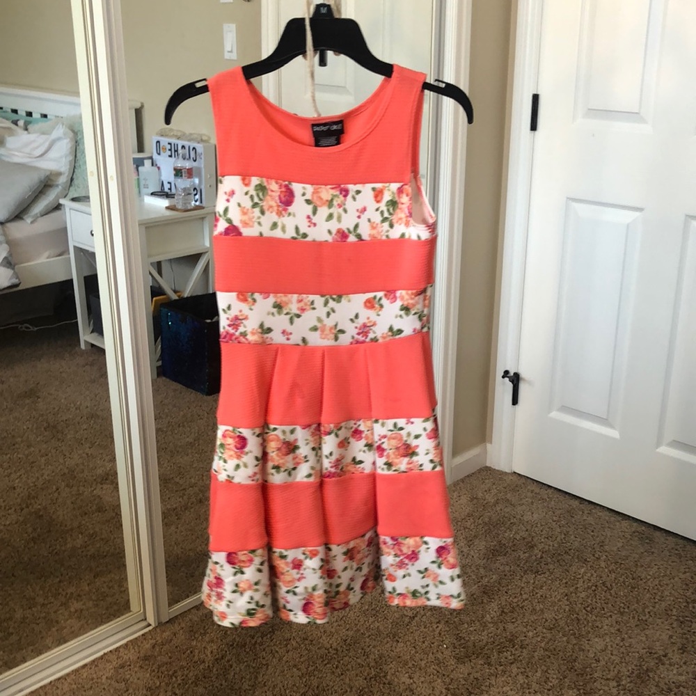 Paper doll (brand), size 8, pink and white!!